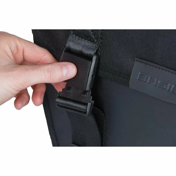 BASIL Tour Waterproof MIK 2x14L Pannier Set Black â Bild 4